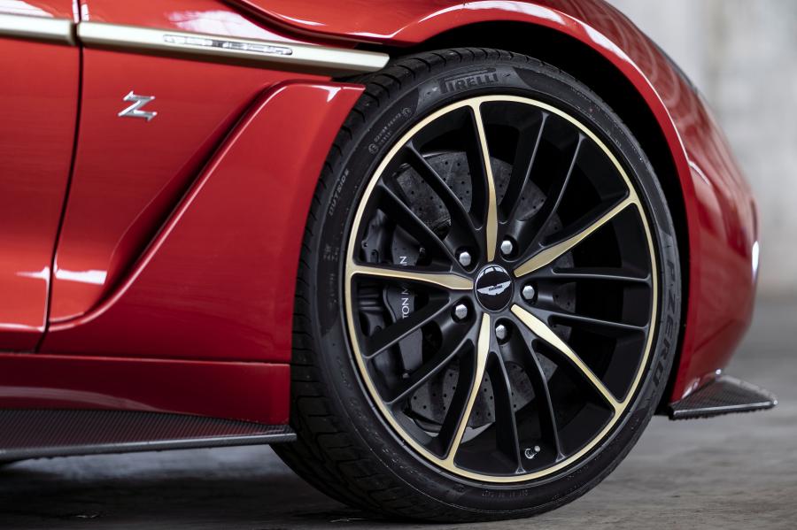 Детали экстерьера Aston Martin Vanquish Zagato Speedster 2018 года  (UK) (фото 18 из 52)